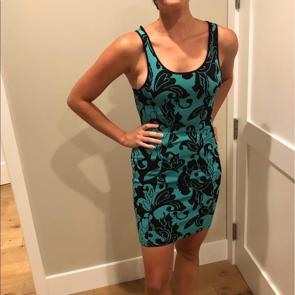 Parker Bodycon Dress! Figure hugging Teal/Black